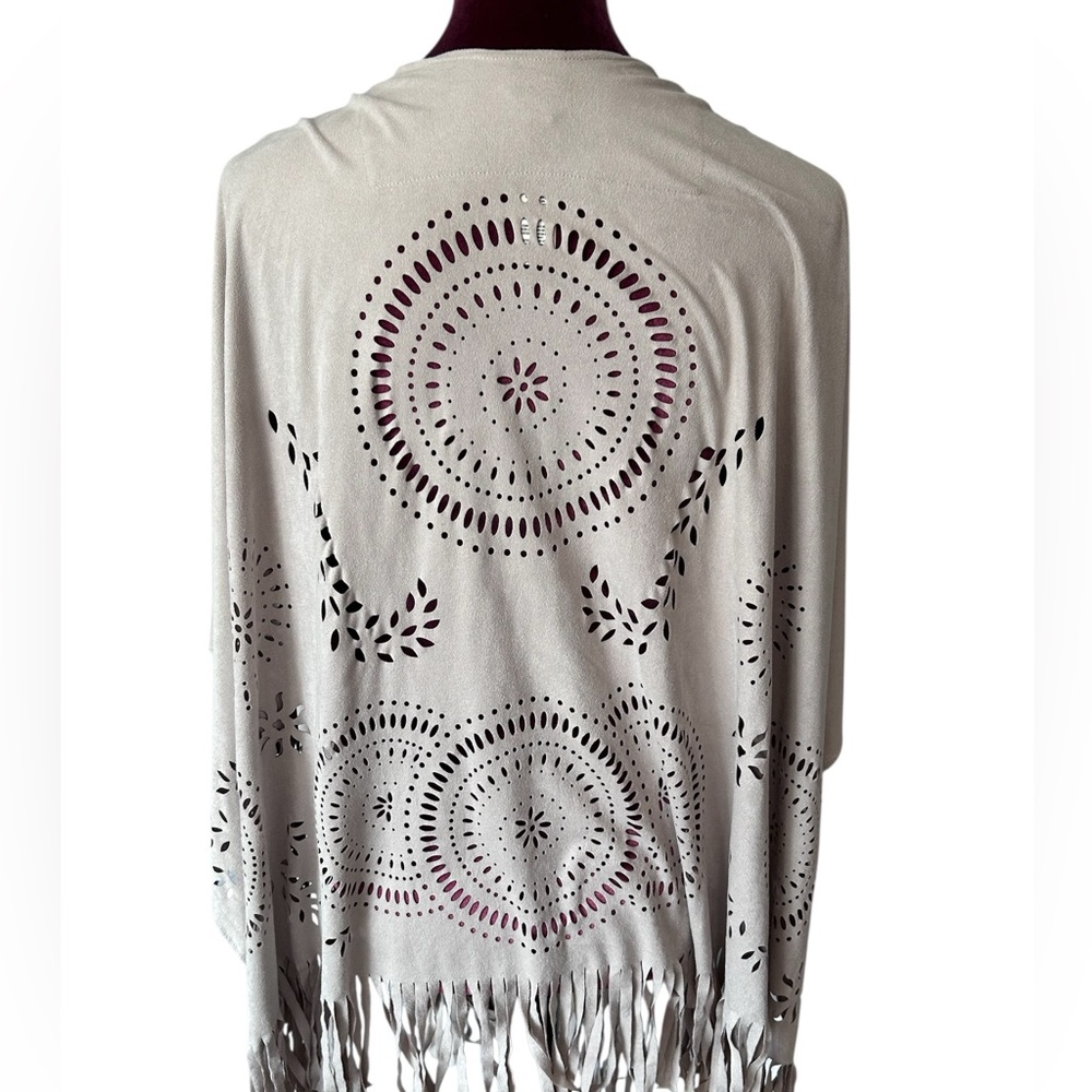 Chico’s Women’s Faux Microsuede Cream Cutout Boho Fringe Western Wrap